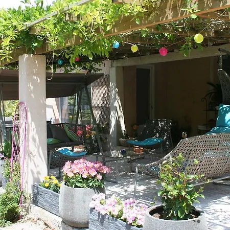 Les Glycines Maison d'hôtes *